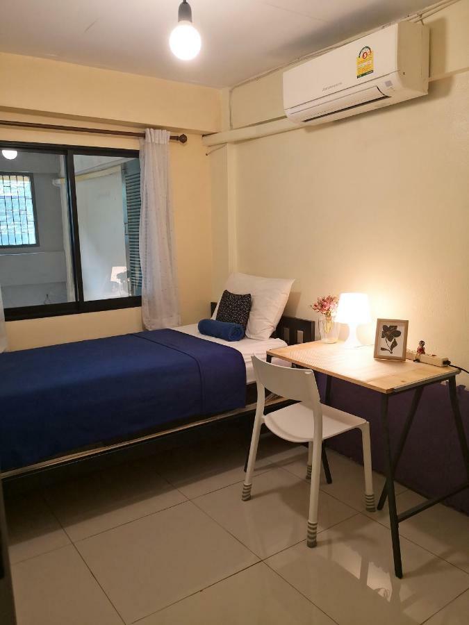 Single Room,864508235:JPEG