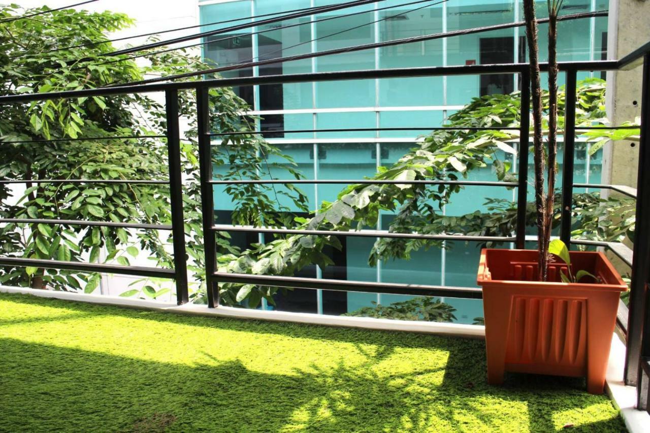 Studio Balcony