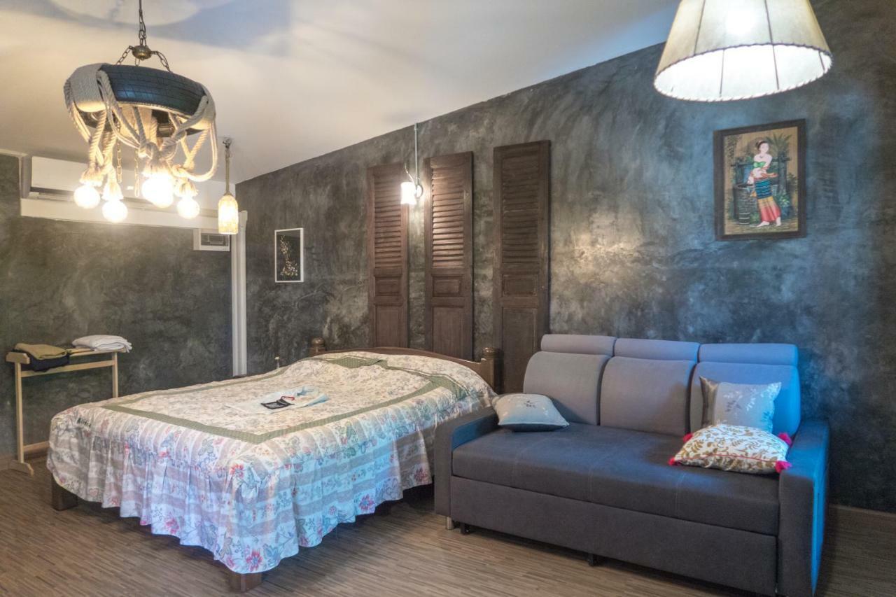 Family Room,882990745:JPEG