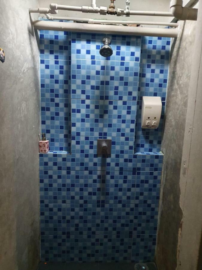 Quarto Triplo Econômico com Banheiro Compartilhado
