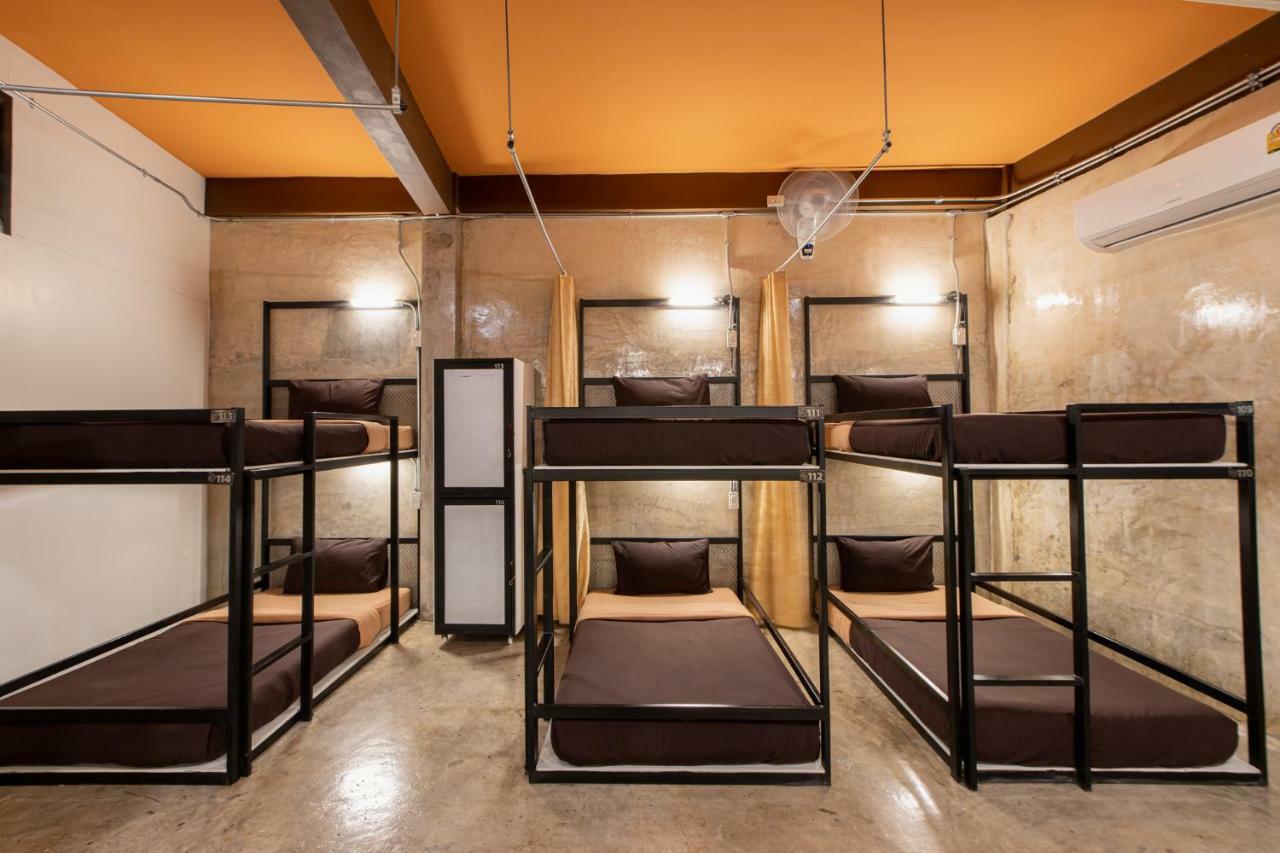 Bed 14-Bed Mixed Dormitory Room