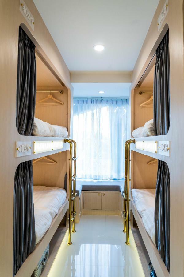 Bed in een Gemengde Slaapzaal met 10 Bedden
