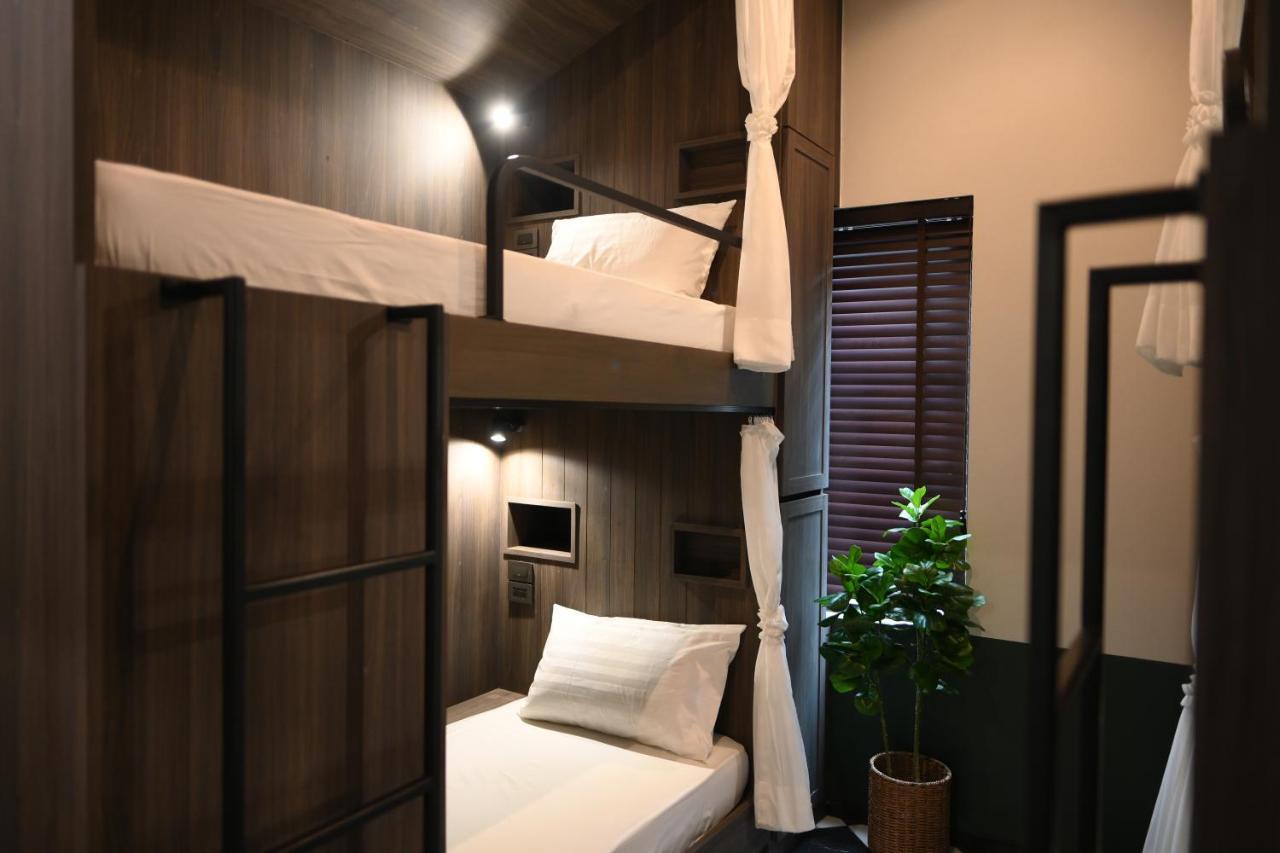 Deluxe Quadruple Room,913388674:JPEG