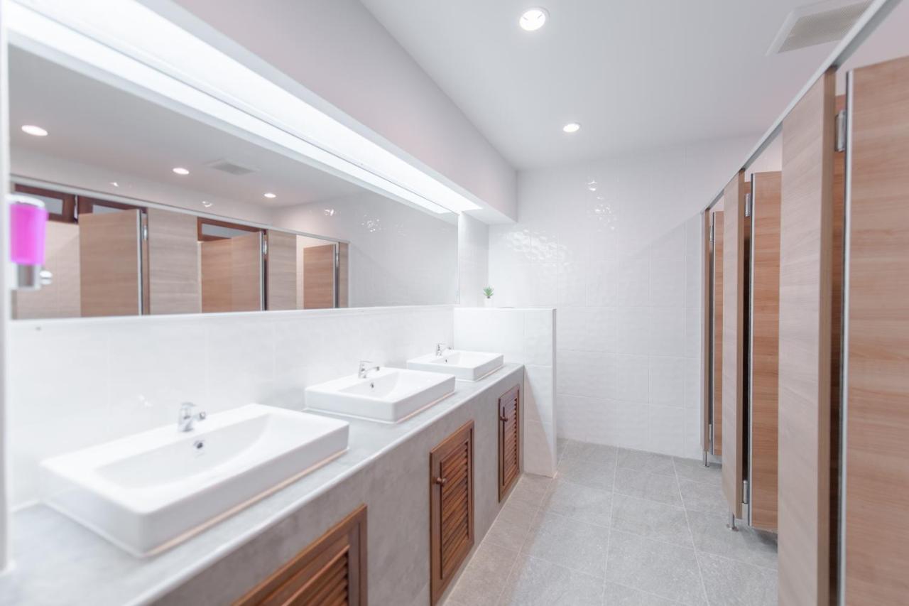 Quarto Twin com Casa de Banho Partilhada