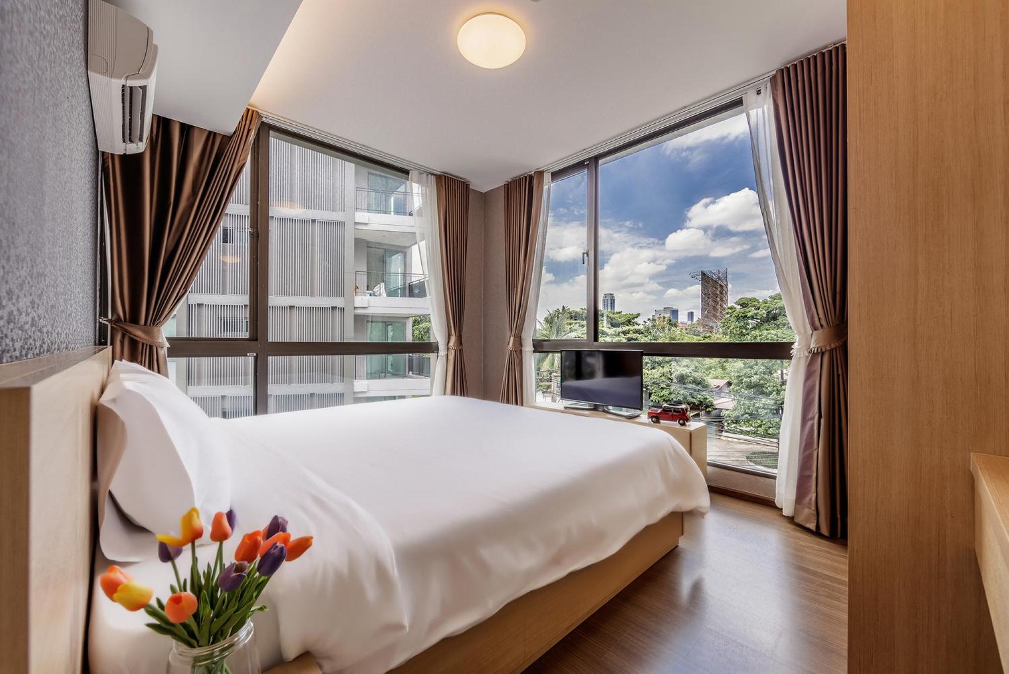 Premier One-Bedroom Suite