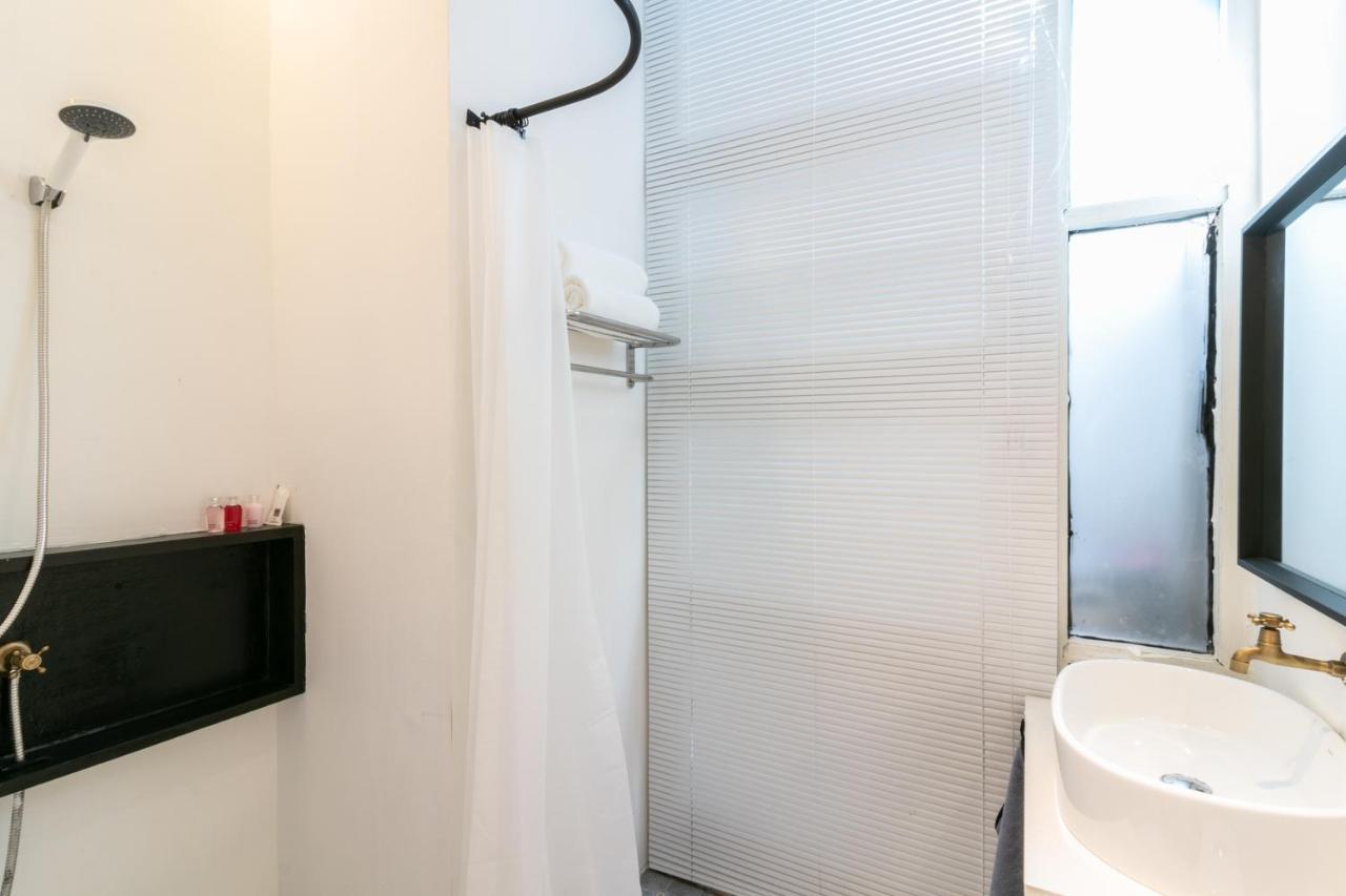 Standard Double Room No Window