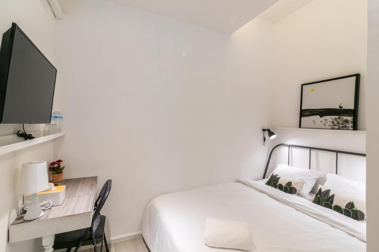Standard Double Room No Window