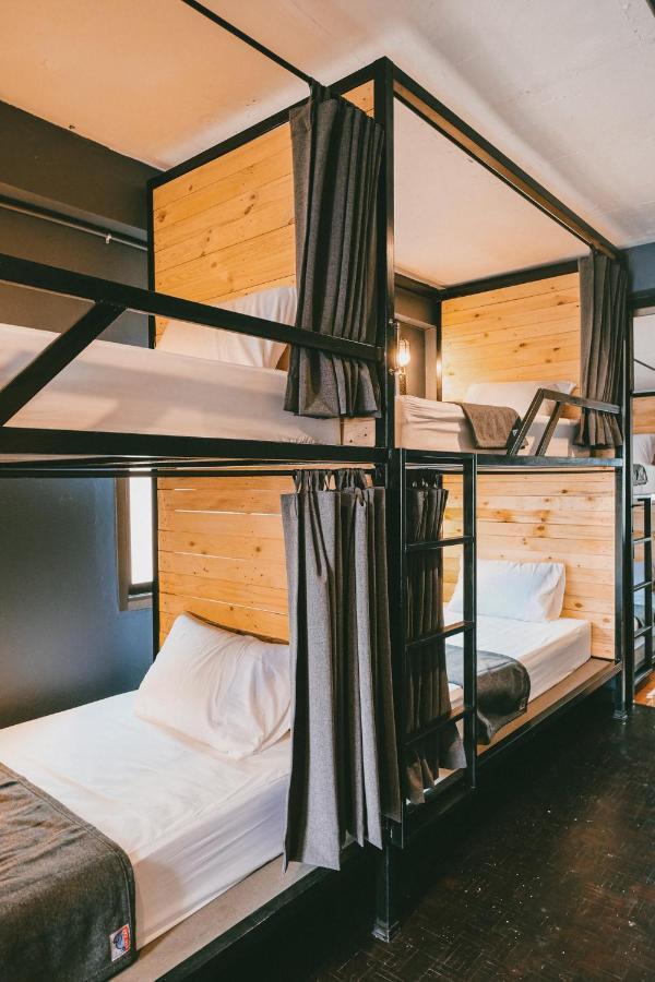 Cama em Dormitório Misto com 10 Camas