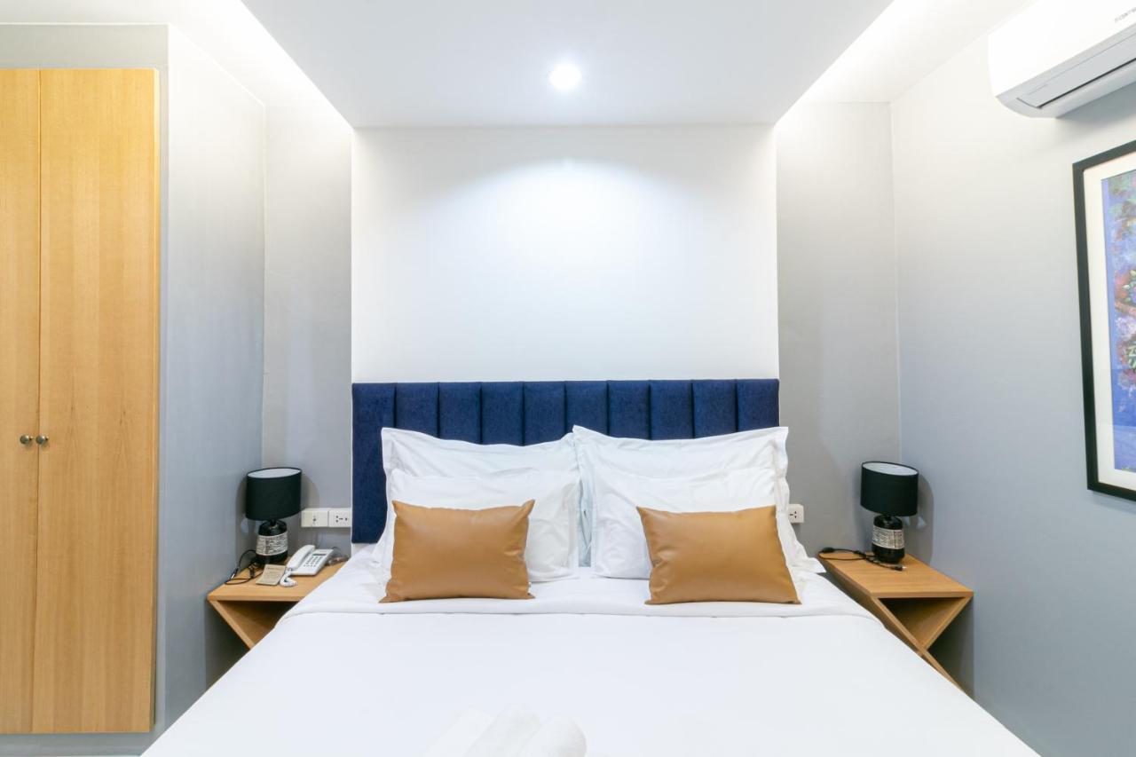 Deluxe Double Room Balcony,980093752:JPEG