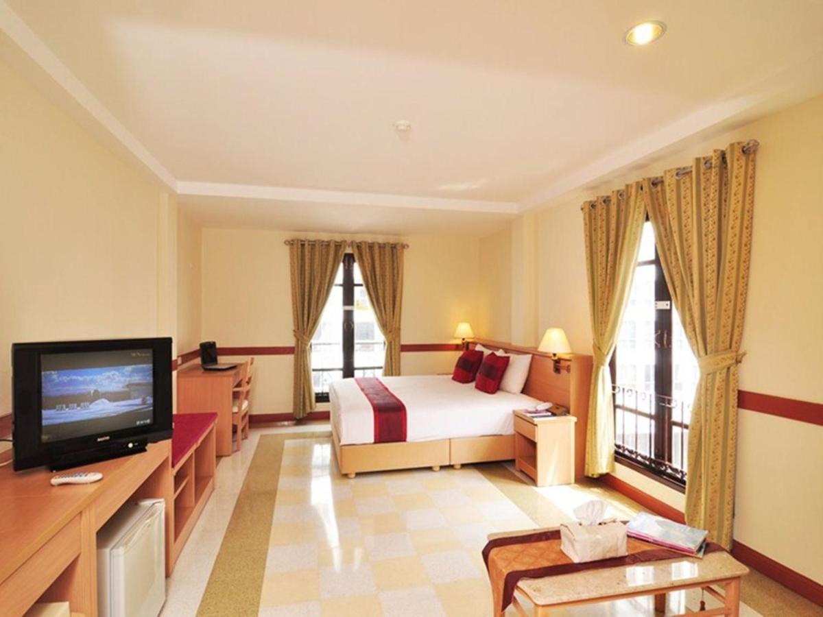 Deluxe Triple Room,994294750:JPEG