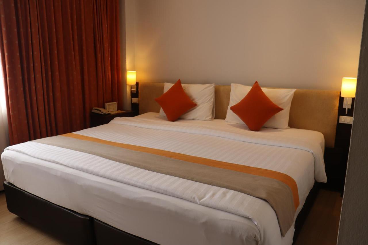 Standard Double or Twin Room,328453111:JPEG