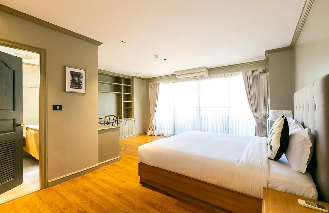 Thea, Executive Suite Serviced Apartment In Ekamai-1