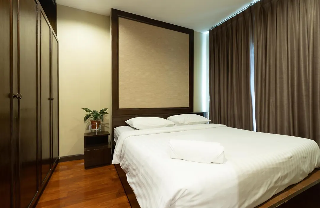 Greenview Ekkamai10 Suite-1