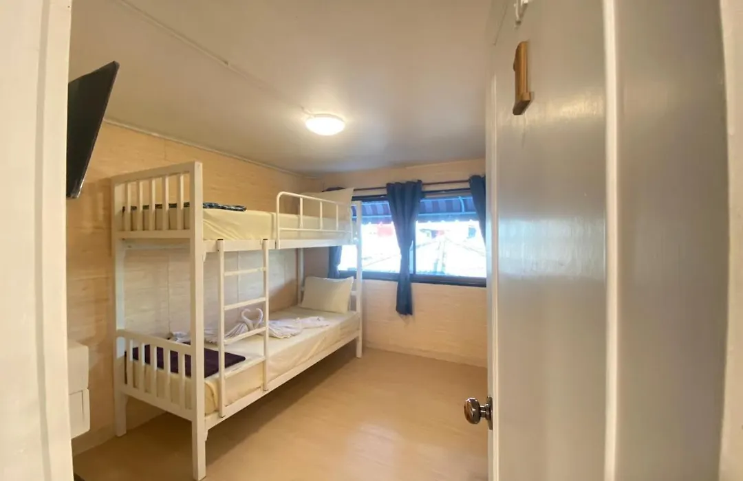 Steve Lady Hostel-1