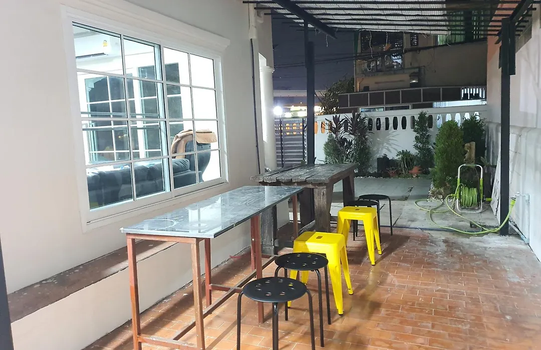 3 Bedroom Cozy Home Skytrain View Bkk-1