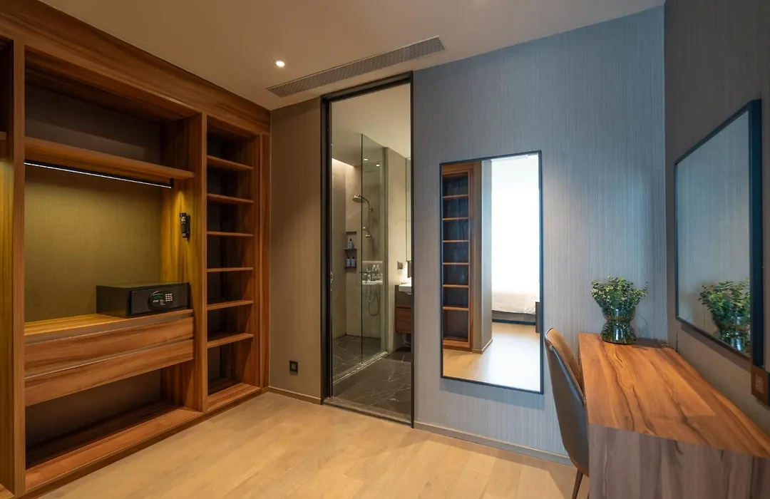 Walton Suites Sukhumvit-1