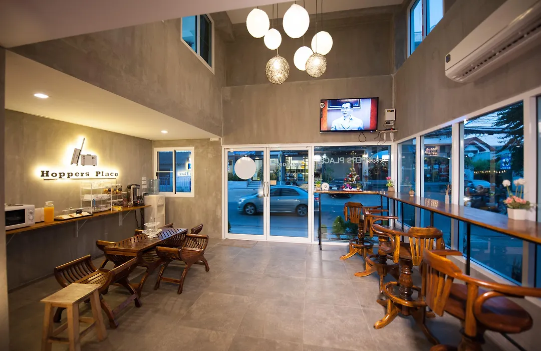 Hoppers Place Donmuang Hostel-1