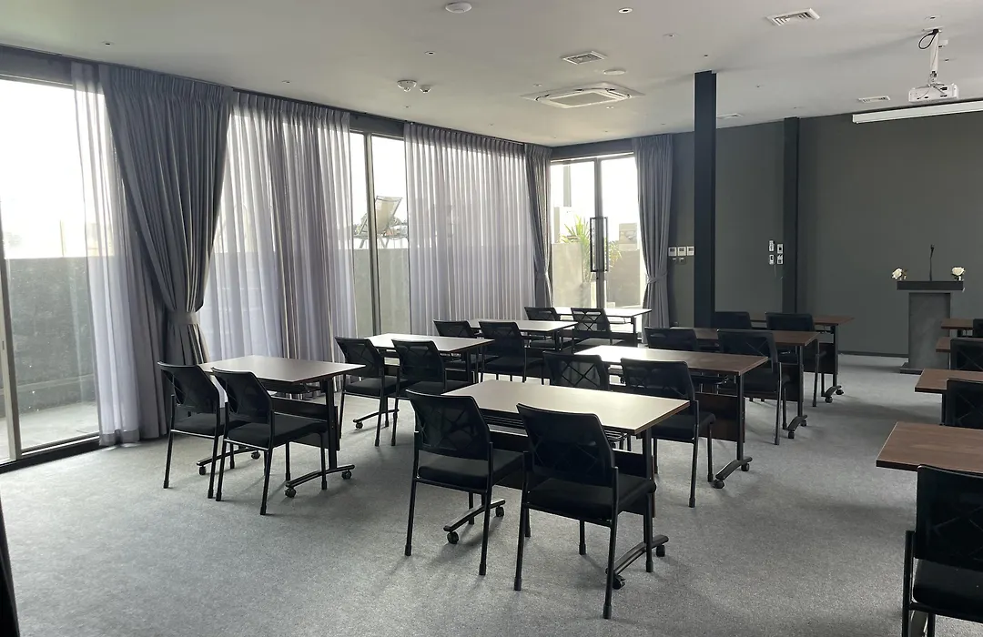 Seekers Finders Rama IV Hotel Surestay Collection By BW-1