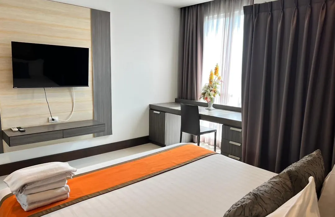 Crystal Suites Suvarnbhumi Airport-1