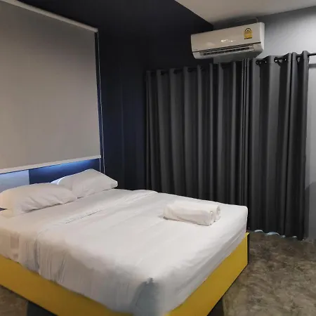 Ratch66 Huai Khwang Mrt Hotel-3