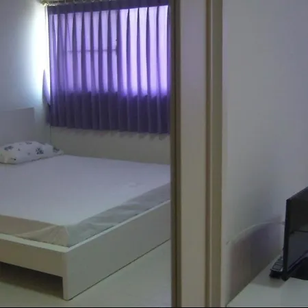 Chan Kim Don Mueang Guest House Triple Room-3