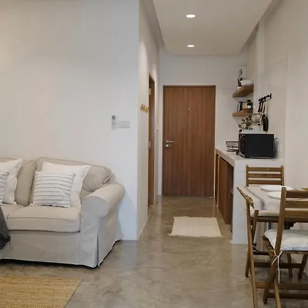 Marlowe-Tony'S Home-3