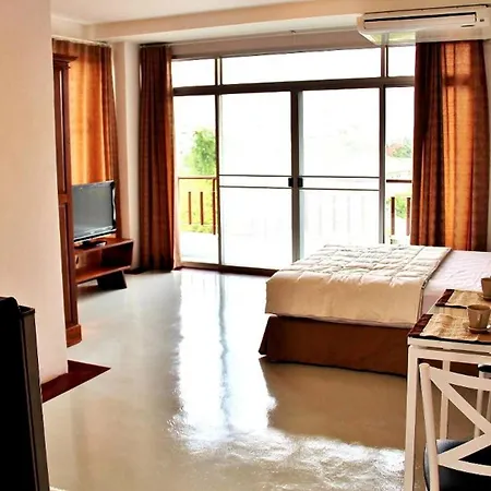 The Meet Green Apartment-2