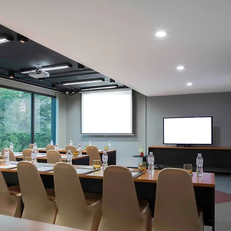 Rakyim Siam - Sukhumvit 15-2