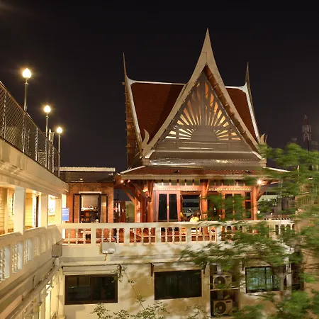 D&D Inn Khaosan-3