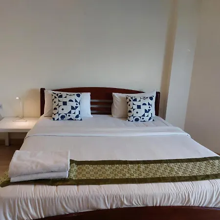 V Check Inn Sukhumvit 22-3
