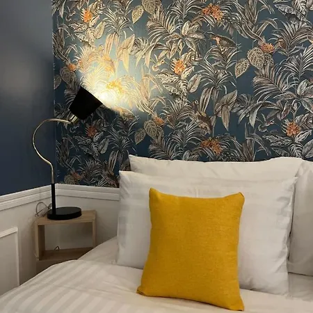Cozy Chic Silom Townhouse Studio 1-3-3