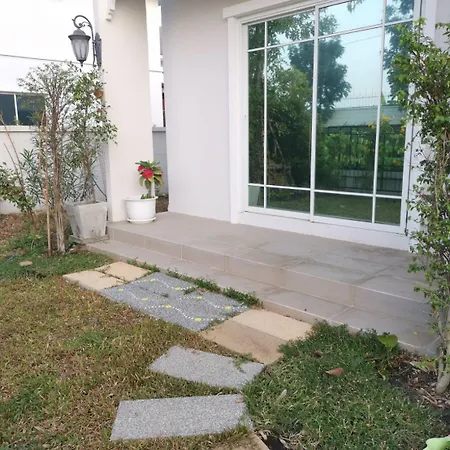 Wanaleesirisuvarnaphumihouse-2