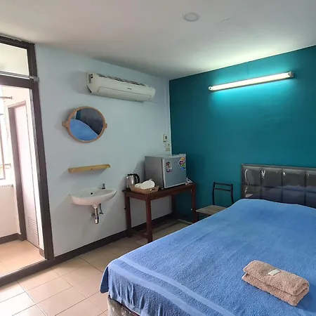 Roong-Arun Apartment-2