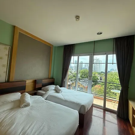 Greenview Ekkamai10 Suite-3