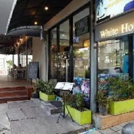 White House Asoke Sukhumvit 18-2