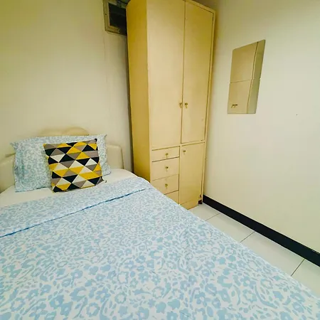 Ree House Sukhumvit Adults Only Guesthouse Near Mrt-3