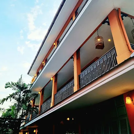 Focal Local Bed & Breakfast-3