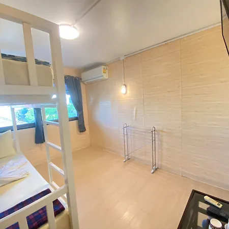 Steve Lady Hostel-3