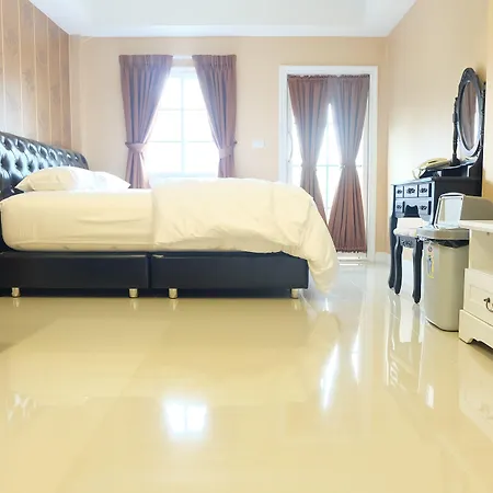 Aree Art Residence-3