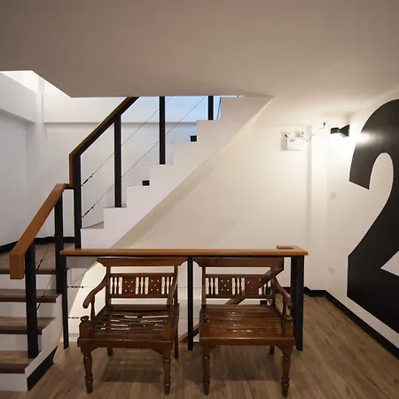 Hoppers Place Donmuang Hostel-2