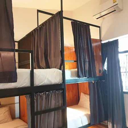 4Share Hostel (Adults Only)-3