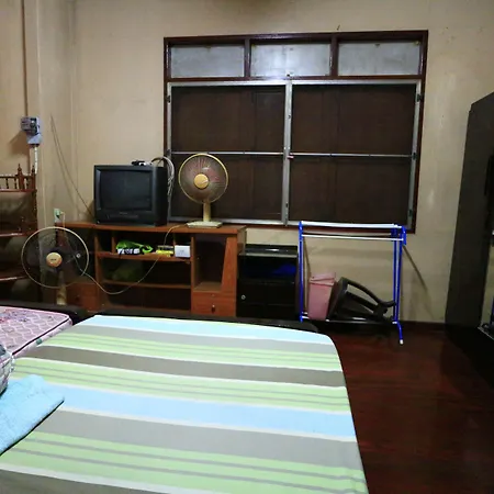 Anurak Guesthouse-3