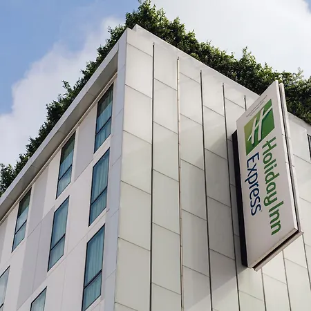 Holiday Inn Express Bangkok Soi Soonvijai By Ihg-3