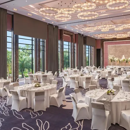 Hilton Bangkok Suvarnabhumi Golf Resort & Spa-2