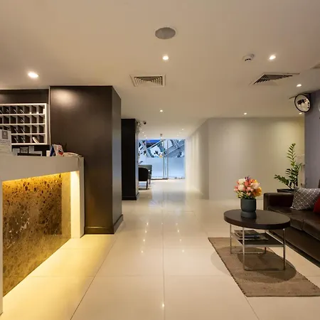 24 Inn At Bts Phrom Phong-2