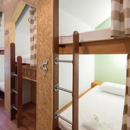 Barn & Bed Hostel At Bts Phrom Phong-3