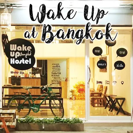 Wake Up Hostel Bangkok-3