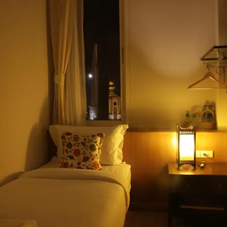Baan Dinso Hostel@Ratchadamnoen-2