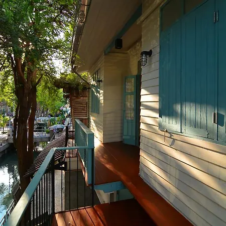 La Moon Hostel-2