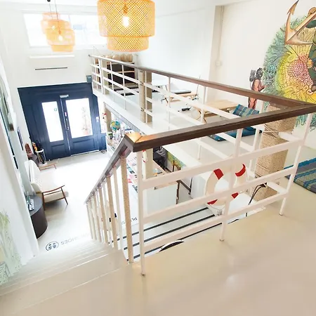 Pier 49 Hostel-3